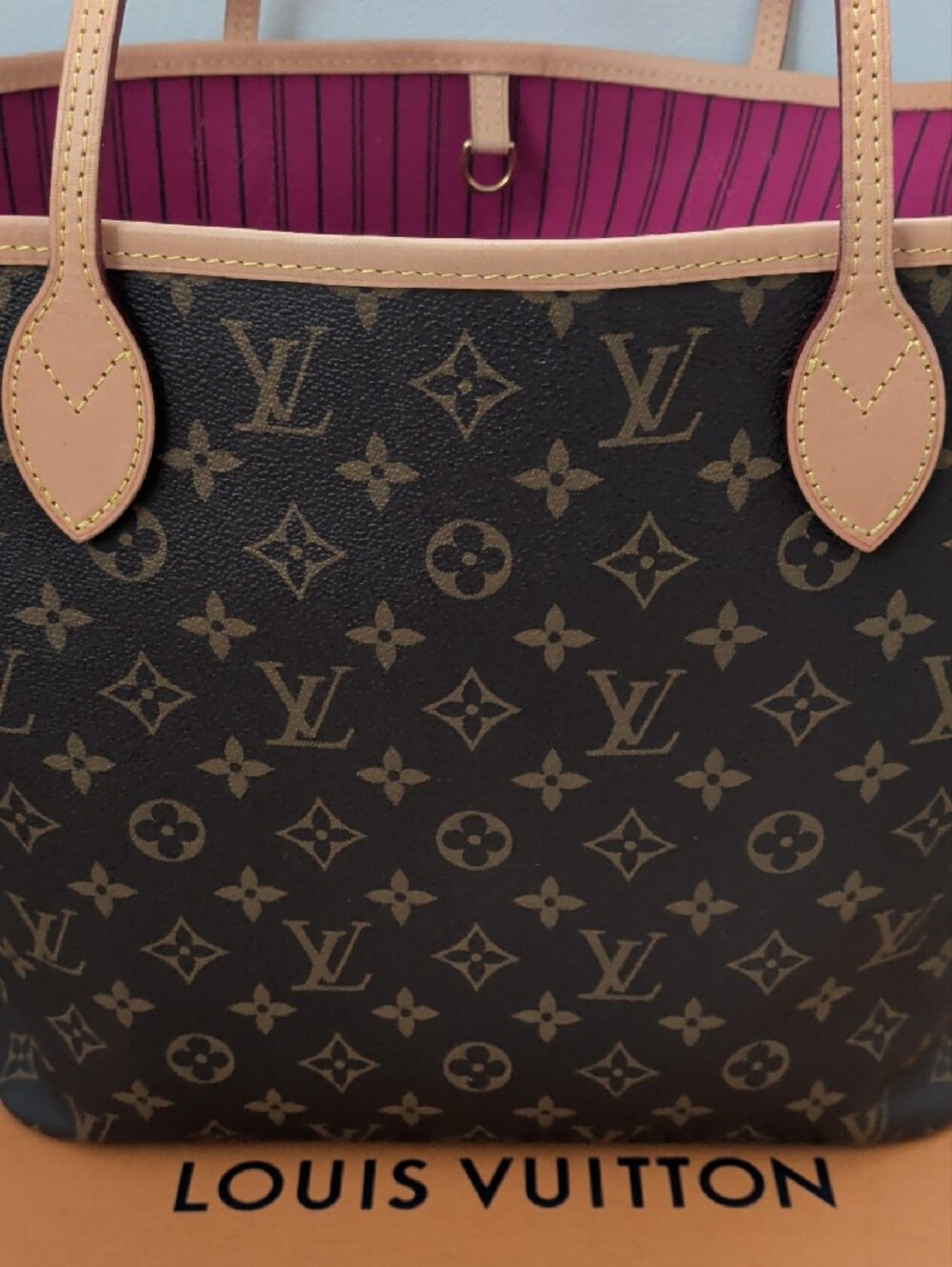 Louis Vuitton Monogram Canvas Tote with Pink Interior and Natural Leather Trim - Picture 3 of 12